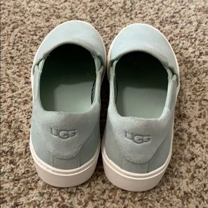 UGG Slip Ons🤩